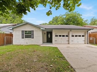 2305 Aggie Dr, Grand Prairie, TX 75051