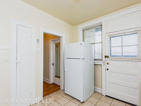 5th image of 907 S Clinton Ave #3N