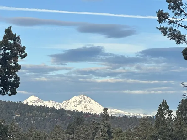 2877 NE Lotno Dr, Bend, OR 97701
