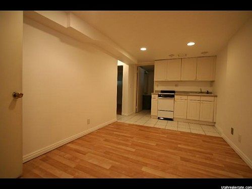 3rd image of 1064 E Norris Pl