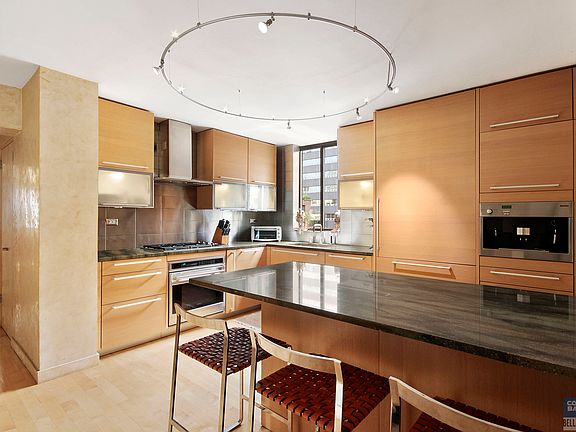 5th image of 301-303 E 49th St #12