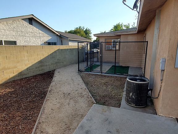 5th image of 7577 Toyon Ave