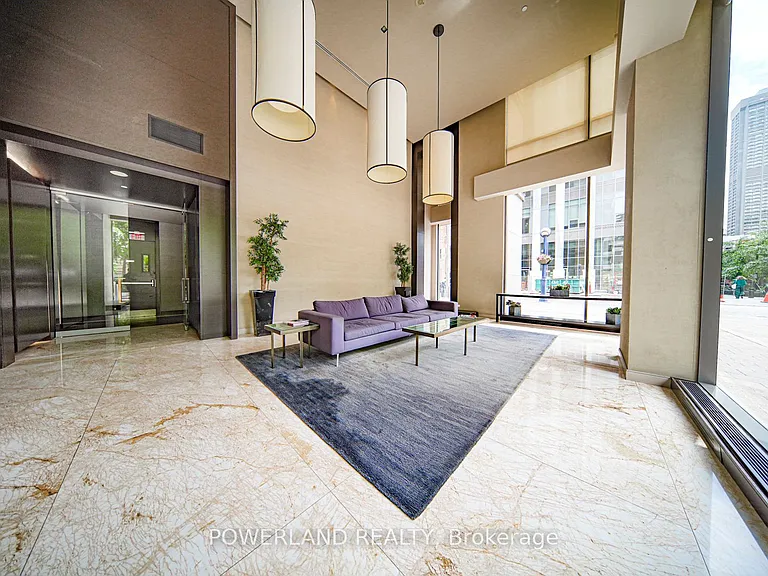 18 Yorkville Ave #317 — Photo 3