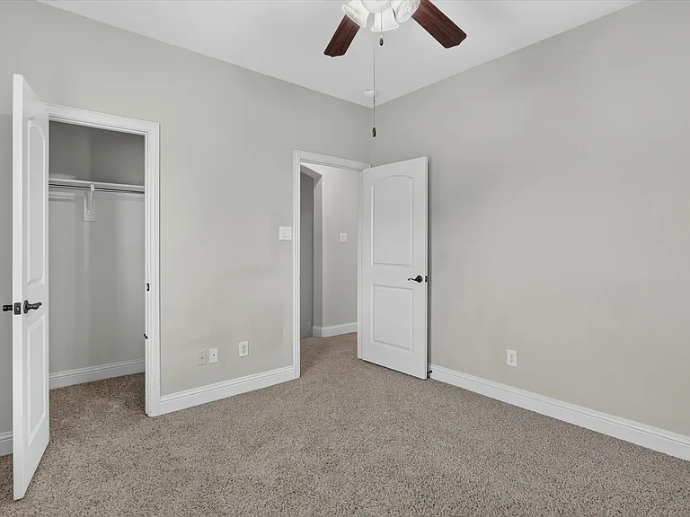 4635 Saginaw Ct — Photo 34