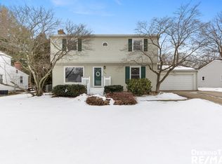 284 Netherfield St NW, Comstock Park, MI 49321