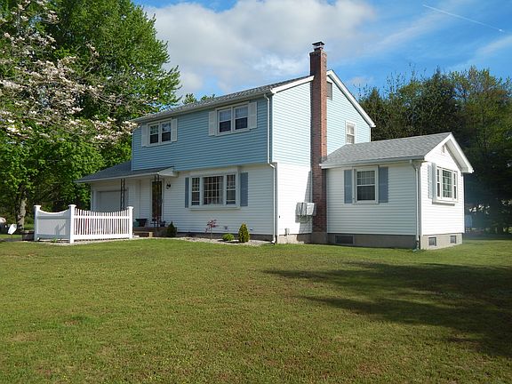 3rd image of 57 Pearl Dr