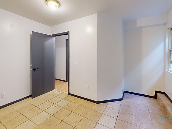 4th image of 373 Kosciuszko St #1