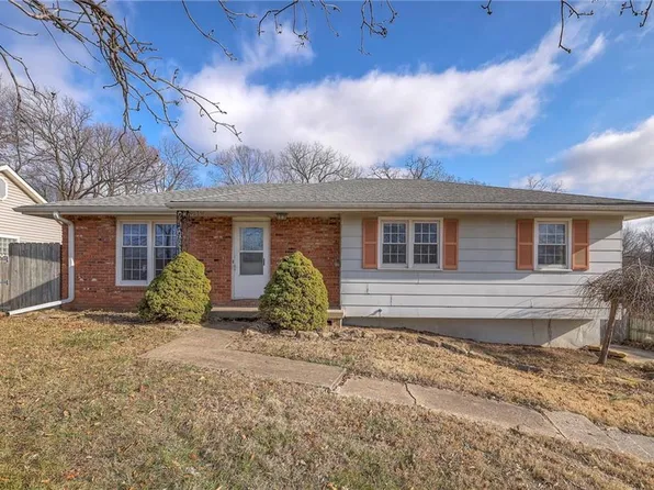 6719 NW Willowick Ln, Parkville, MO 64152