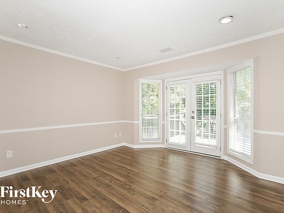 4th image of 1301 Charter Oaks Ln