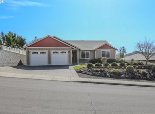 1979 NE Sunset St, Roseburg, OR