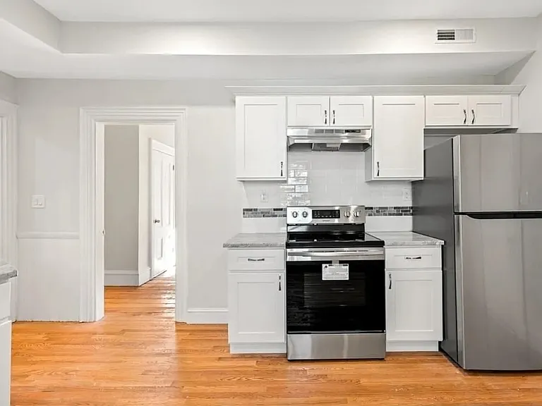 348 Centre St #2A — Photo 2