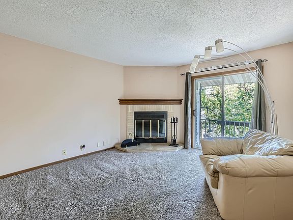 5th image of 2284 Benson Ave APT C