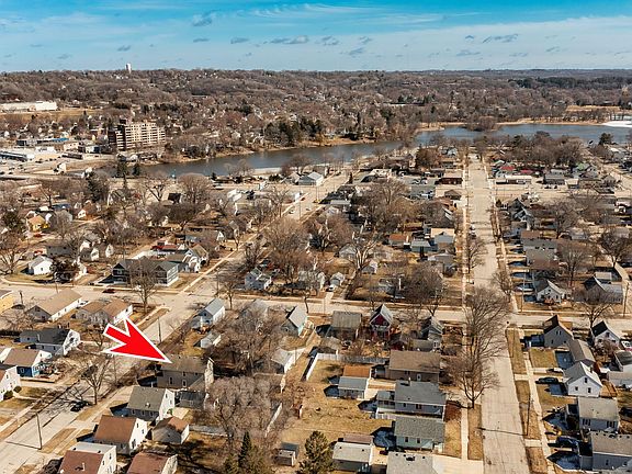 4th image of 212 12th St NW