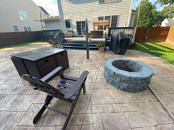3rd image of 9720 Southmill Dr