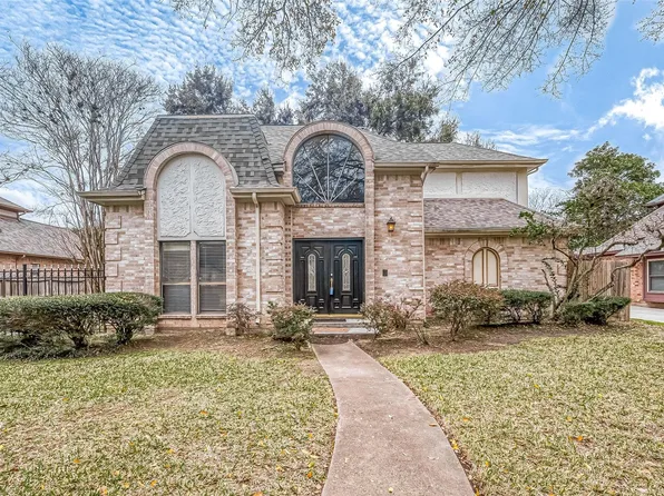 1015 Sugar Lakes Dr, Sugar Land, TX 77478