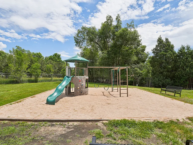 Broadmoor Springs — Photo 28