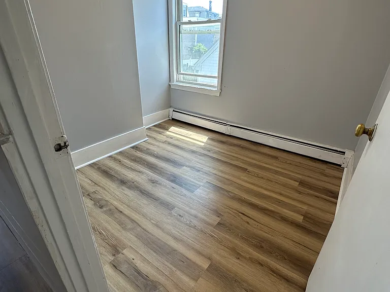 151-153 Franklin St #2R — Photo 7