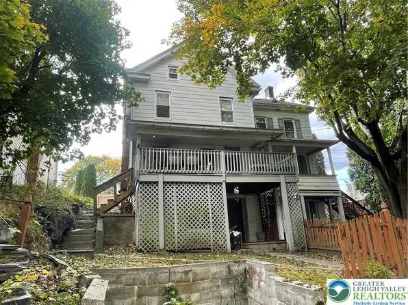 108 Railroad St, Slatington, PA 18080