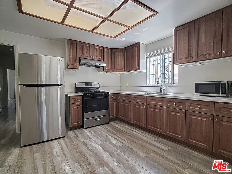 336 S Wilton Pl #338 — Photo 6