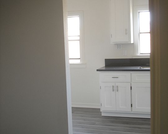4th image of 1935 W 23rd St APT 2