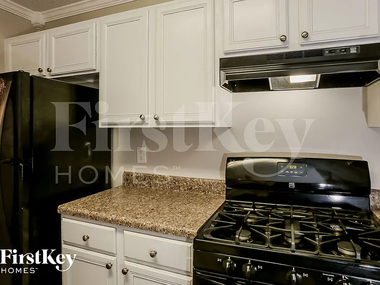 604 Rays Ln SE — Photo 6