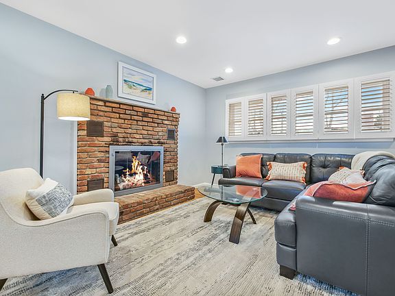 2nd image of 7 Cornell Pl