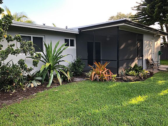 5th image of 557 NE 28th St