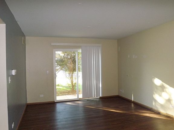 5th image of 301 Vana Dr