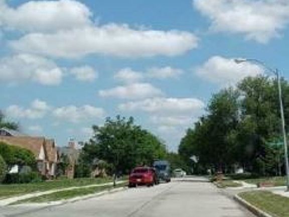 Exterior Neighborhood (street photo)