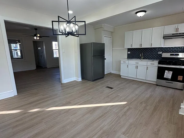 3750 L St — Photo 6