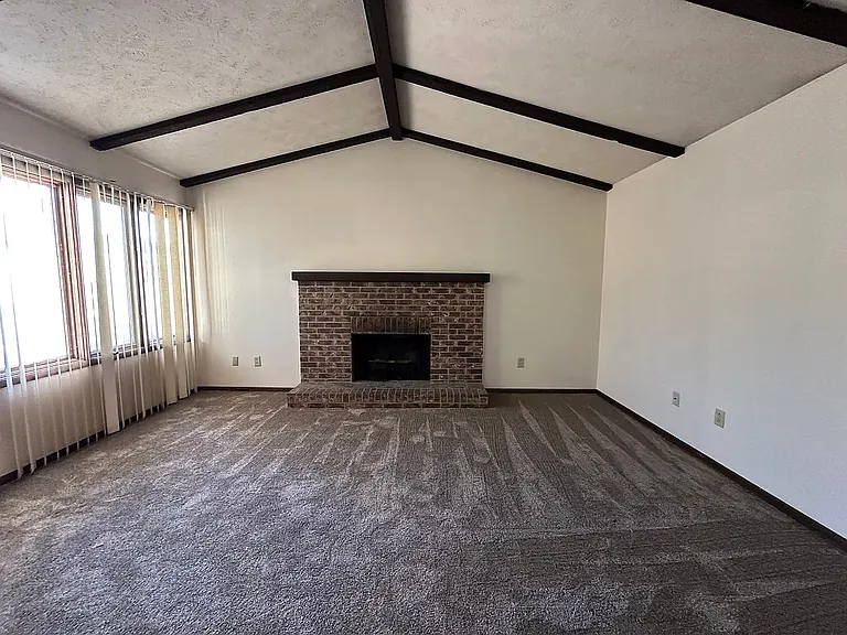 3824 Forest Ave — Photo 2