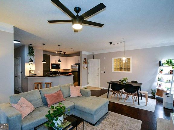 3rd image of 400 17th St NW Unit 1219