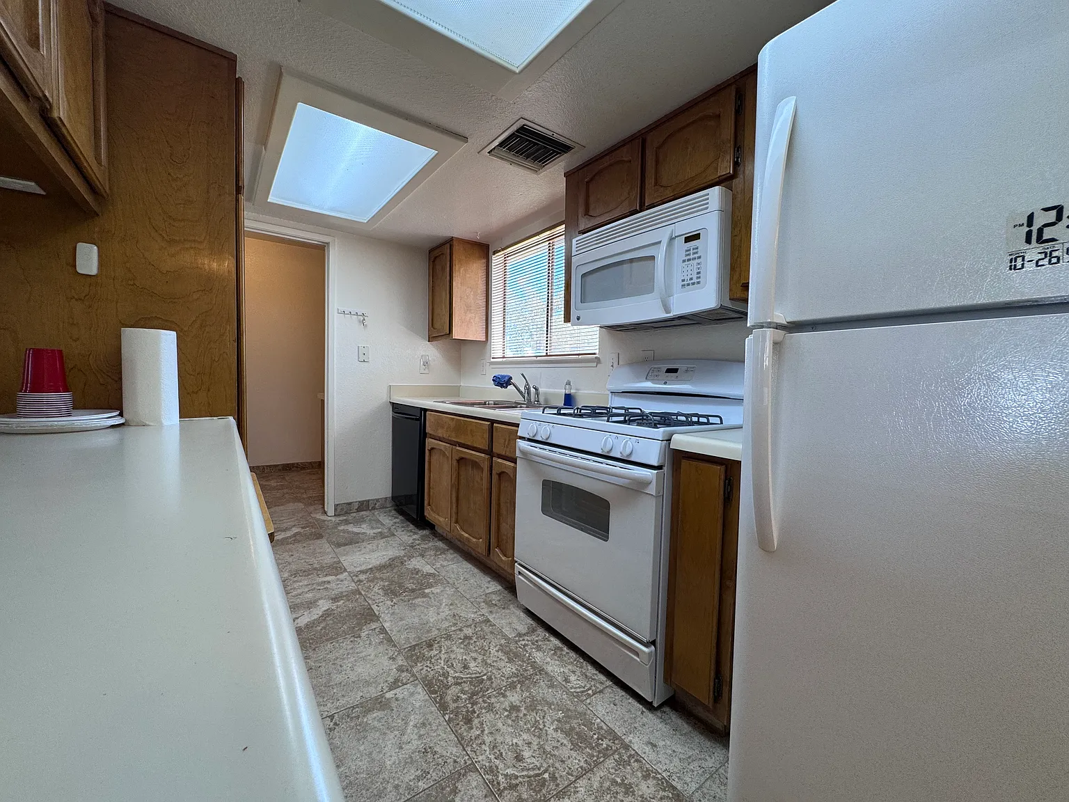 3 bed, 1234 sqft, $1,800 — Photo 4