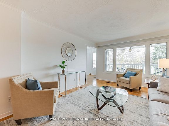 4th image of 124 Edmonton Dr