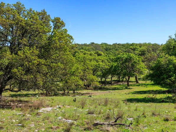 215 Dally, Fredericksburg, TX 78624