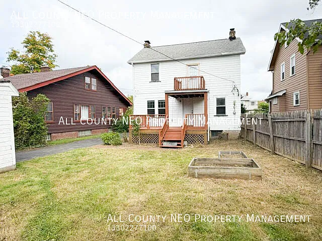 Charming 3-bedroom, 1-bath home in Garfield Heights! — Photo 2