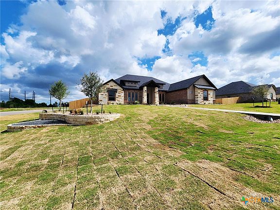2nd image of 301 Rodeo Rd