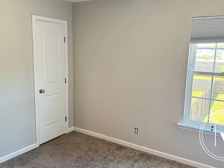 465 Huntington Dr NE — Photo 21
