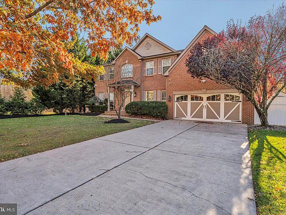 2nd image of 18 Saddle Horn Dr