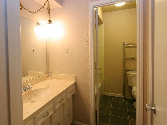 4th image of 362 Willow Wood St
