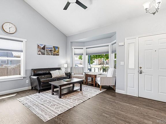 4th image of 12112 York Street