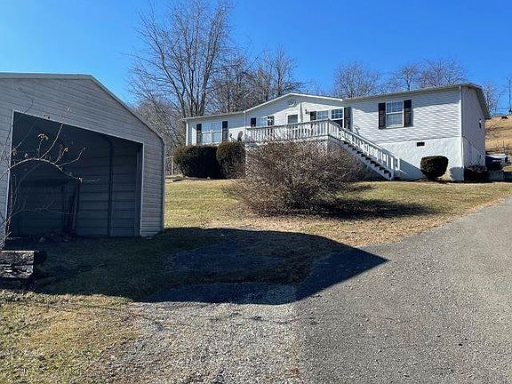 2nd image of 4755 Rocky Top Ln
