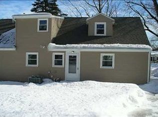 4004 67th St, Urbandale, IA 50322