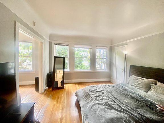 4th image of 3501 Fillmore St APT 107