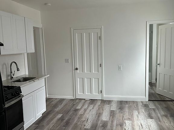 5th image of 812 Beechwood Ave