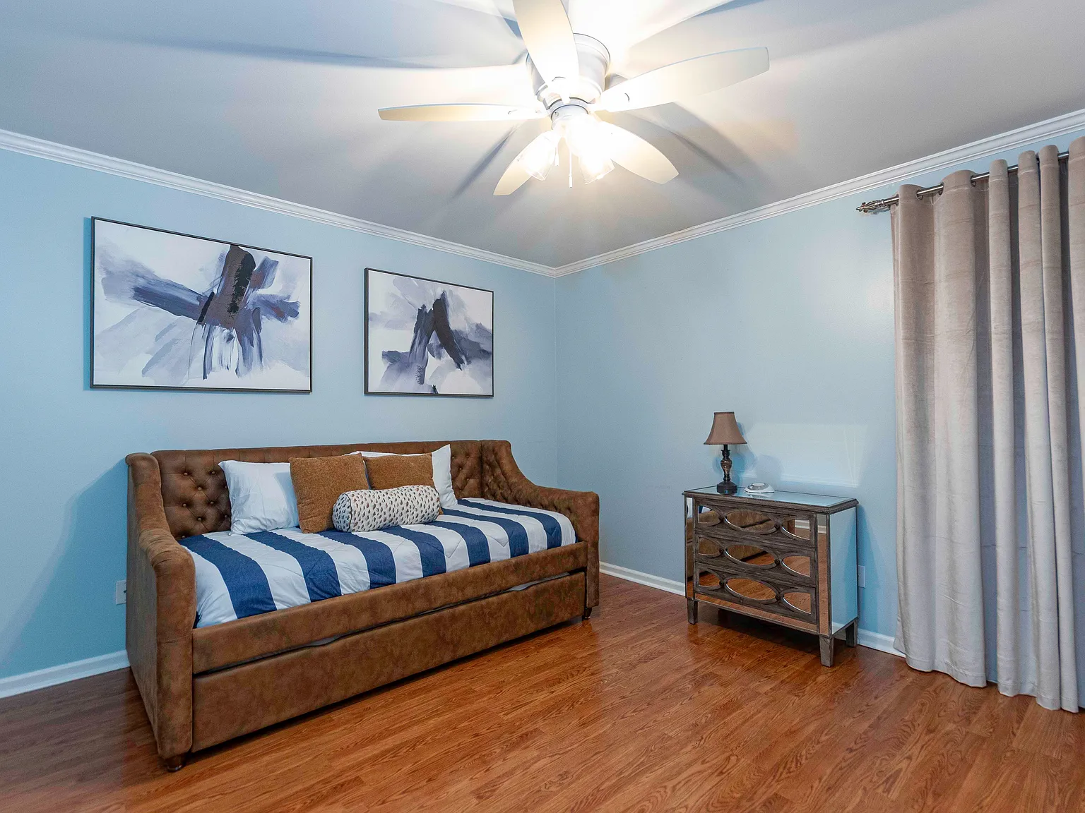 2 bed, 1.5 bath, 1210 sqft, $1,450 — Photo 3