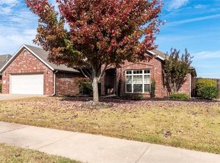 2204 SW Juniper Ave, Bentonville, AR 72713