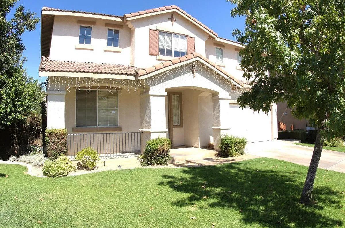 1402 Abernathy Drive — Photo 1