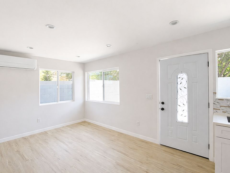 1st image of 15240 Leadwell St