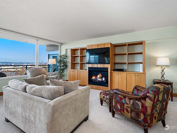 5th image of 235 Broadway #440
